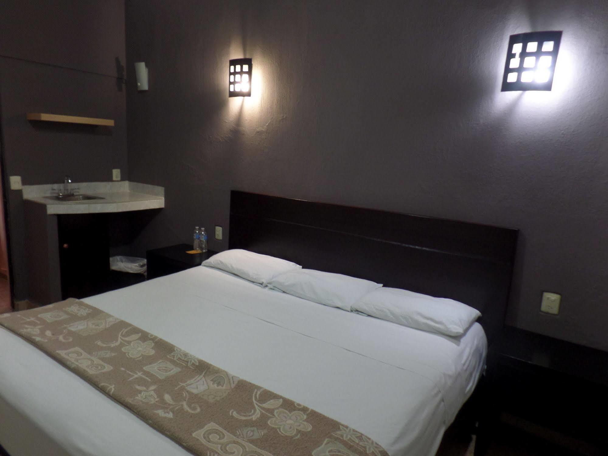 Uke Inn Hotel&Suites Xamaipak Tuxtla Gutiérrez Exterior foto