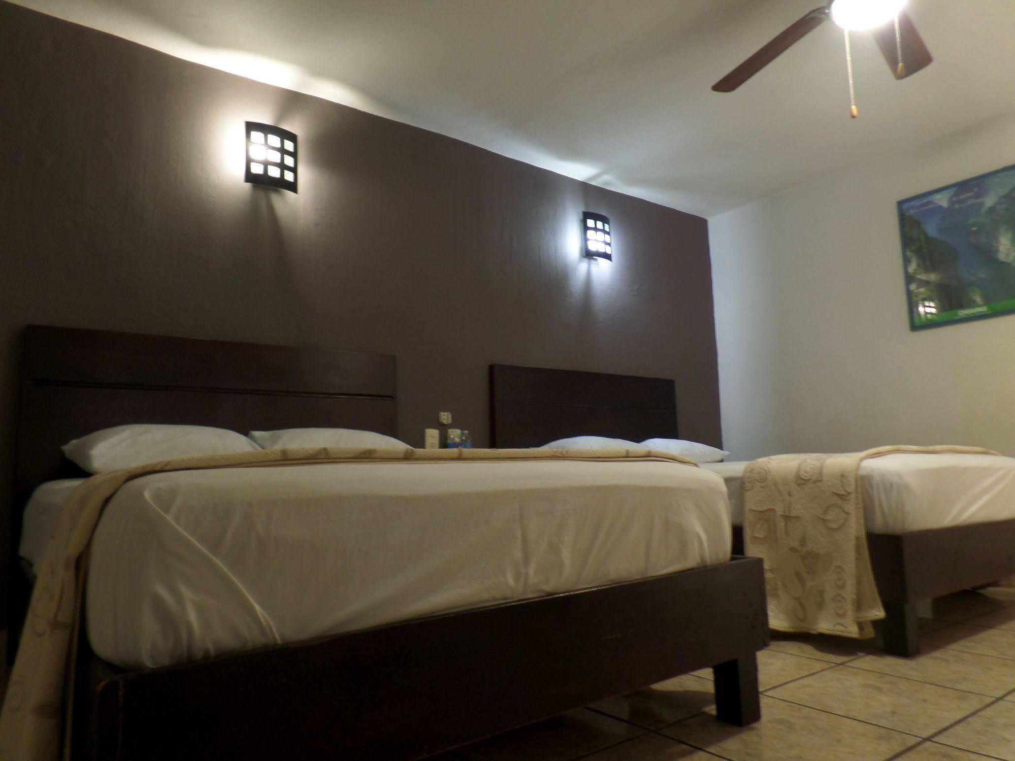 Uke Inn Hotel&Suites Xamaipak Tuxtla Gutiérrez Exterior foto